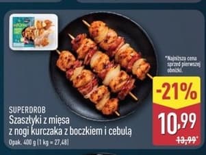 szaszłyki z mięsa z nogi kurczaka z boczkiem i cebulą