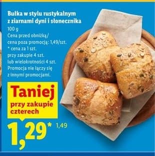 bułka w stylu rustykalnym z ziarnami dyni i słonecznika