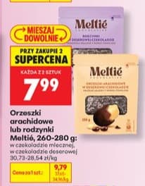 orzeszki arachidowe lub rodzynki