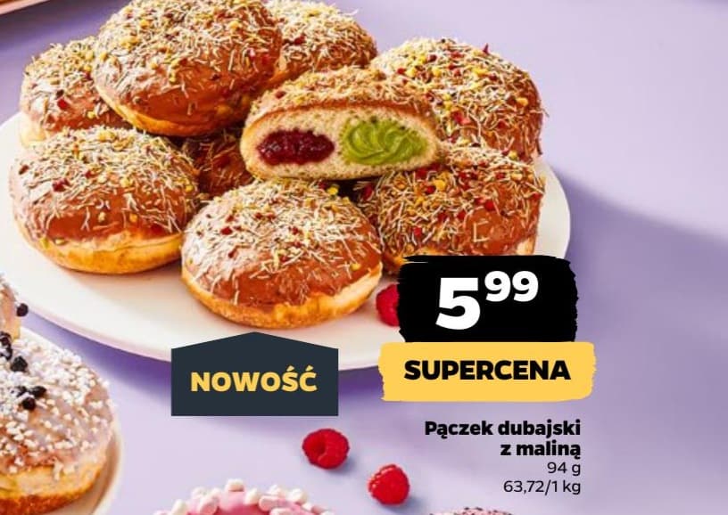 pączek dubajski z maliną