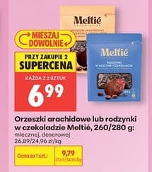 orzeszki arachidowe lub rodzynki w czekoladzie