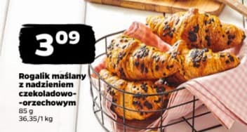 rogalik maślany z nadzieniem czekoladowo-orzechowym