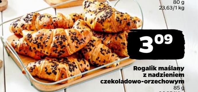 rogalik maślany z nadzieniem czekoladowo-orzechowym