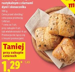 bułka rustykalna z ziarnami dyni i słonecznika
