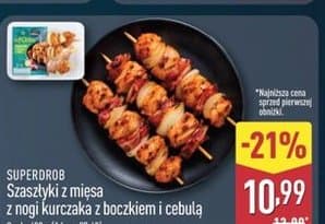 szaszłyki z mięsa z nogi kurczaka z boczkiem i cebulą