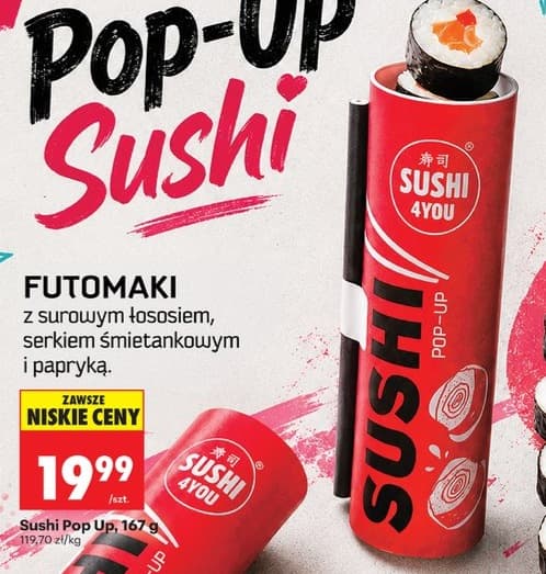 sushi futomaki z surowym łososiem, serkiem śmietankowym i papryką