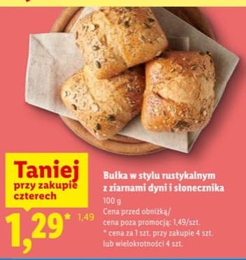 bułka w stylu rustykalnym z ziarnami dyni i słonecznika